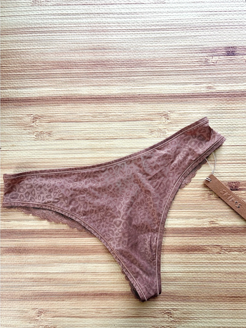 Skims Foundation Lace Thong • Leopard Print •